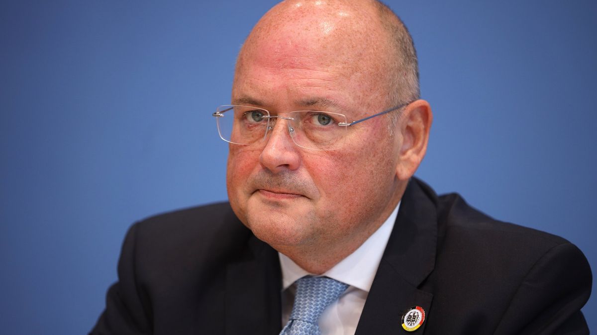Šéf německé kyberbezpečnosti končí. Je podezřelý z vazeb na Kreml